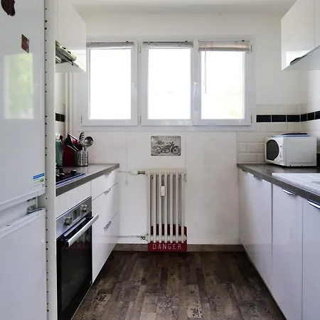 Apartment Quartier Banchais, Proche Parc Balzac, - 6 Personnes *