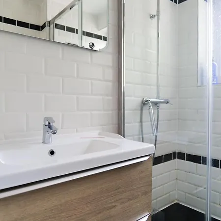 Apartment Quartier Banchais, Proche Parc Balzac, - 6 Personnes